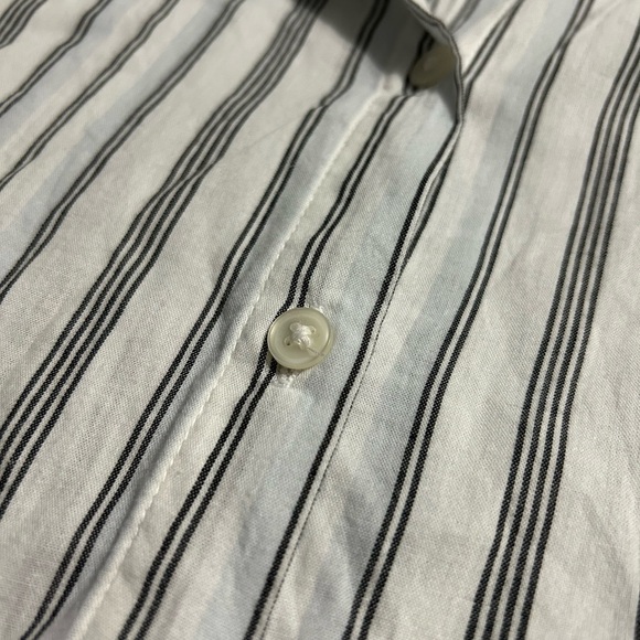 Elizabeth & James Wide Cuff Striped Button Down White Gray Striped Shirt Large - Picture 9 of 15